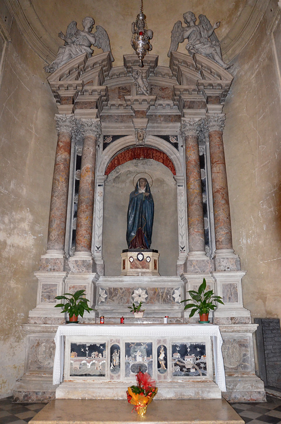 Altare della Madonna della Fraglia dei Molinari